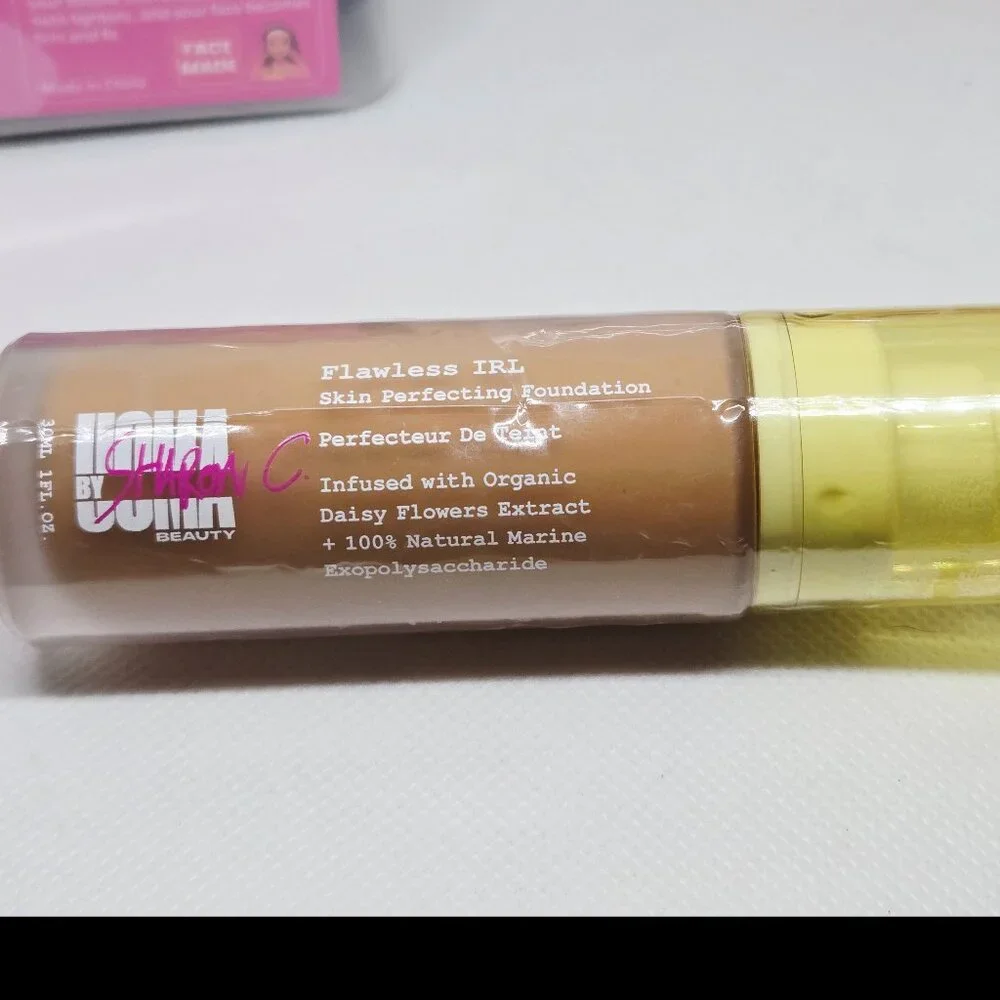 New Beauty Bundle Uoma Foundation, Facemade 6 pc Powder Puffs & 3 Step Face Mask